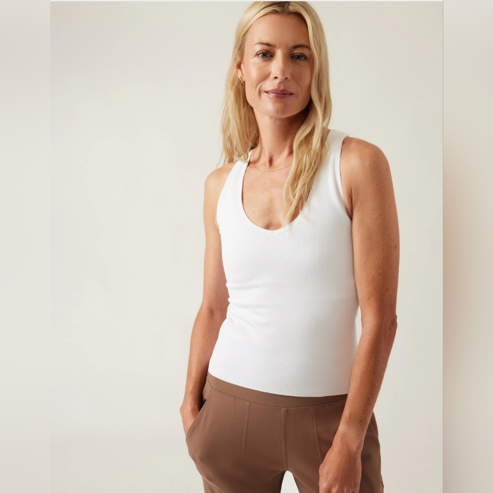 ATHLETA AURORA SEAMLESS TANK IN WHITE NWT